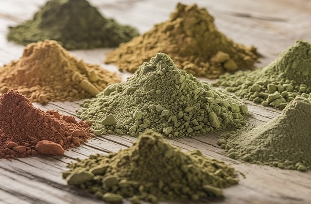 hromádky kratomu