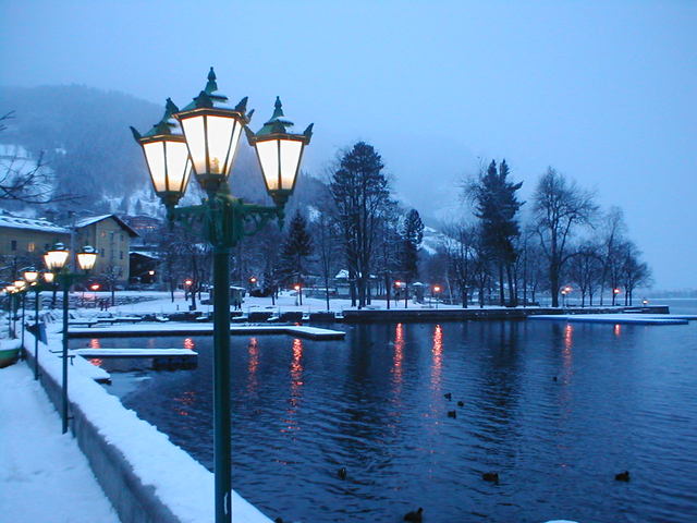 lucerny veřejného osvětlení v zimě.jpg